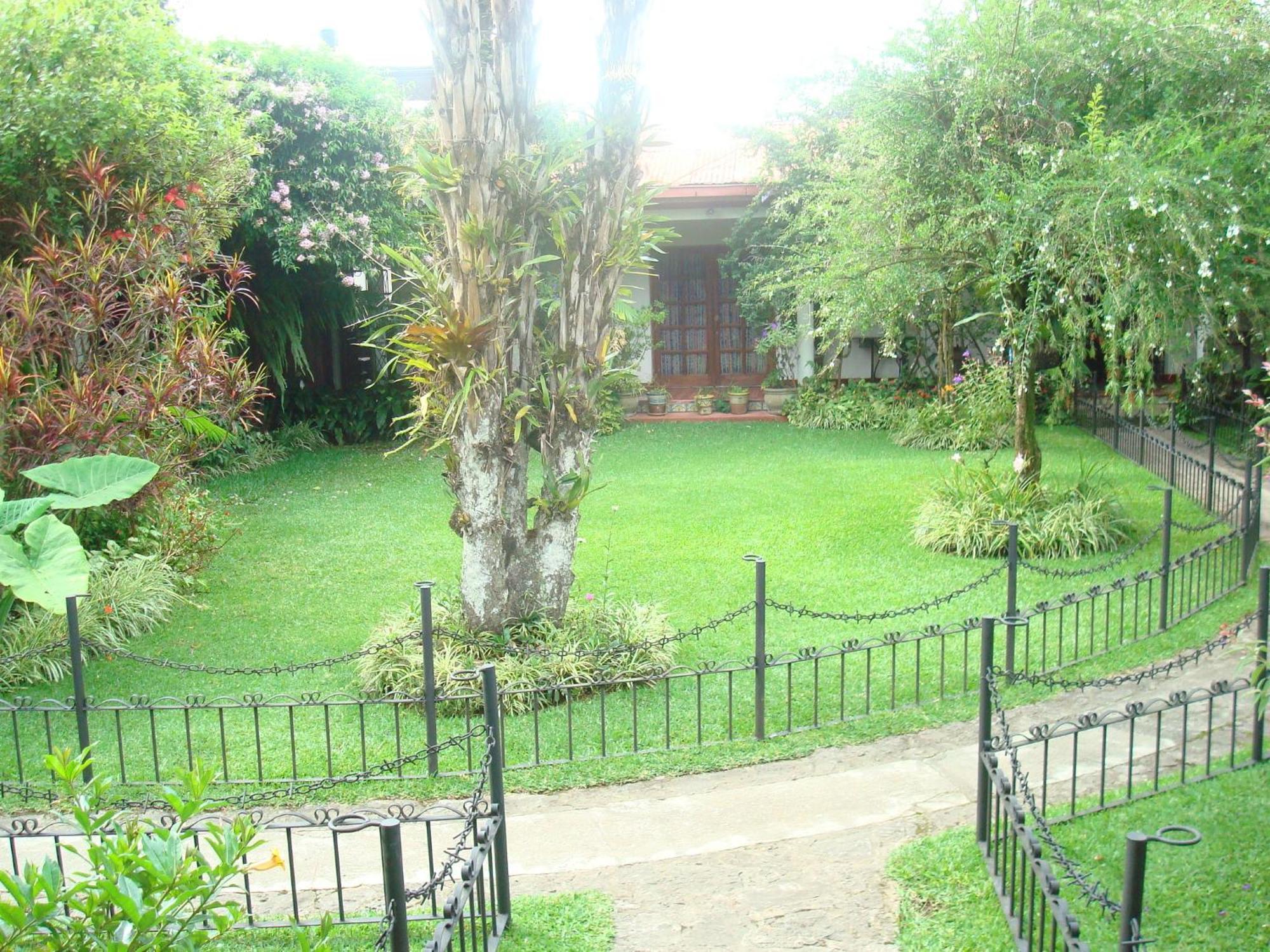 Hotel Casa Duranta Coban Exterior photo