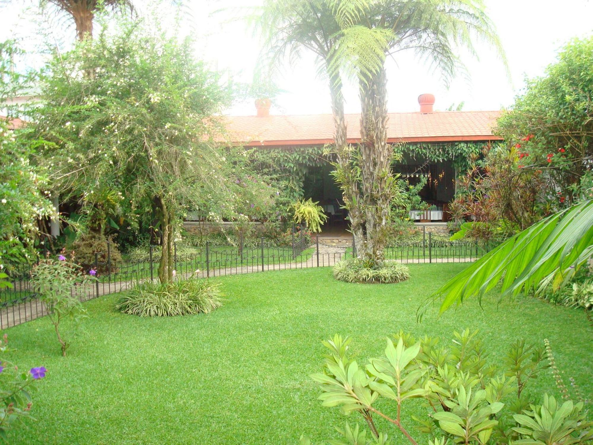 Hotel Casa Duranta Coban Exterior photo